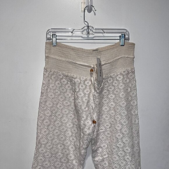 NWT Liam Hangs White Crochet Boho Cover-up Women's Pants Size L/XL - Picture 2 of 11